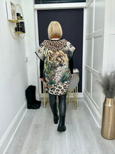 Load image into Gallery viewer, Leopard gilet
