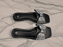 Load image into Gallery viewer, Bow sandals
