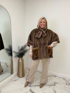 Load image into Gallery viewer, Nancy Cape &amp; Scarf Set

