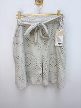 Load image into Gallery viewer, Rebecca shorts - 7 Colours
