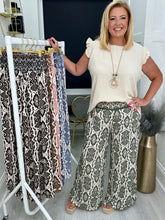 Load image into Gallery viewer, Sammy trousers - 6 colours
