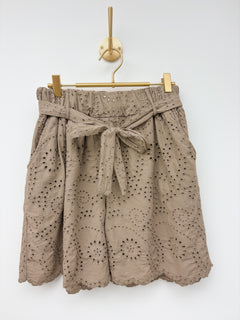 Load image into Gallery viewer, Rebecca shorts
