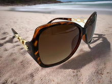 Load image into Gallery viewer, Eva Sunglasses - 2 Colours
