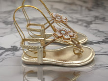 Load image into Gallery viewer, Julie sandals - Gold
