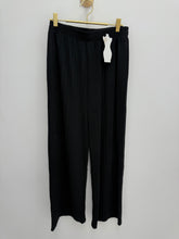Load image into Gallery viewer, Drew trousers - 5 colours, 2 sizes
