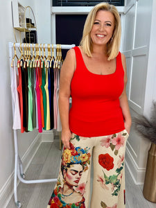 Betsy top - 21 colours