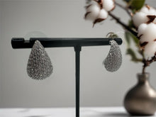 Load image into Gallery viewer, Tiffany Earrings - 2 colours
