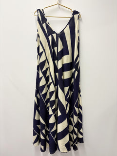 Load image into Gallery viewer, Trudy dress
