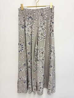 Load image into Gallery viewer, Zeta trousers
