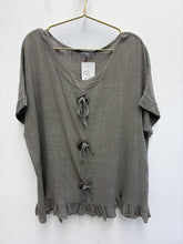Load image into Gallery viewer, Fay top - 11 colours
