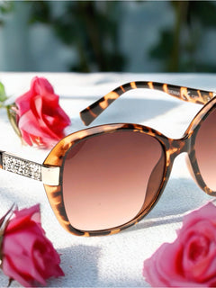 Load image into Gallery viewer, Sienna Sunglasses
