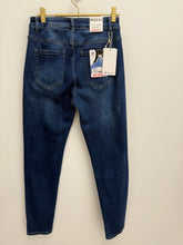 Load image into Gallery viewer, Missy jeans
