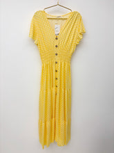 Load image into Gallery viewer, Dotty dress
