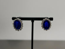 Load image into Gallery viewer, Diane Earrings - 4 colours
