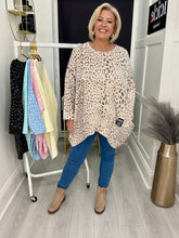 Load image into Gallery viewer, Stacey top - 7 colours
