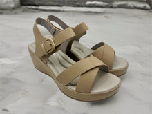 Load image into Gallery viewer, Harmony wedges - beige
