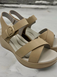 Load image into Gallery viewer, Harmony wedges - beige
