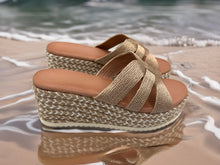 Load image into Gallery viewer, Shirley wedges - Rose Gold
