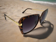 Load image into Gallery viewer, Abigail Sunglasses - 2 Colours
