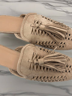 Load image into Gallery viewer, Tassel Mule Loafers - Beige
