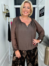 Load image into Gallery viewer, Lara top - 5 colours
