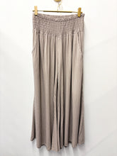Load image into Gallery viewer, Jilly trousers - 6 colours
