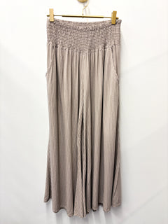 Load image into Gallery viewer, Jilly trousers
