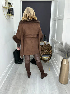Lola cape