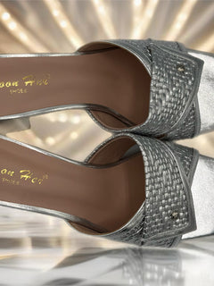 Load image into Gallery viewer, Isobel heels - silver
