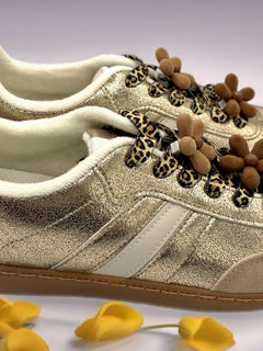 Load image into Gallery viewer, Petal trainers
