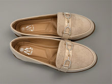 Load image into Gallery viewer, Marnie loafers
