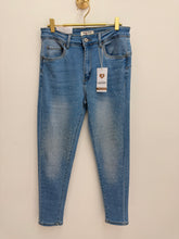 Load image into Gallery viewer, Harper jeans

