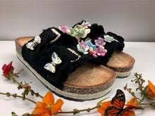 Load image into Gallery viewer, Petal sandals - black
