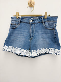 Load image into Gallery viewer, Missy shorts - 6 sizes
