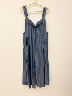 Load image into Gallery viewer, Hannah dungarees
