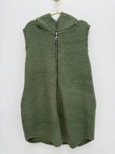 Load image into Gallery viewer, Teddy gilet - 5 colours
