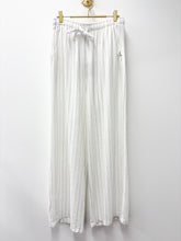 Load image into Gallery viewer, Elsa trousers - 3 sizes
