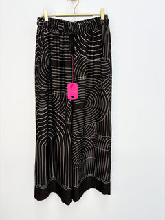 Load image into Gallery viewer, Caprice trousers
