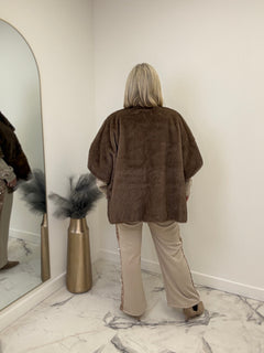 Load image into Gallery viewer, Nancy Cape &amp; Scarf Set
