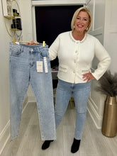 Load image into Gallery viewer, Shannon Jeans
