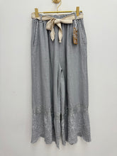 Load image into Gallery viewer, Fay trousers - 6 colours
