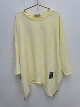 Load image into Gallery viewer, Stacey top - 7 colours
