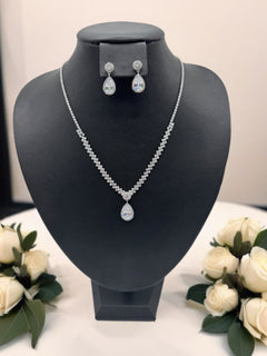 Load image into Gallery viewer, Louisa Wedding Necklace &amp; Earring Set
