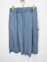 Load image into Gallery viewer, Carol magic shorts - 2 colours
