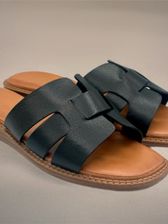 Load image into Gallery viewer, Hannah Sandals - Black
