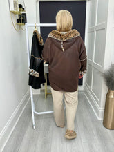 Load image into Gallery viewer, Beth coat - 2 colours
