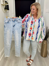 Load image into Gallery viewer, Bailey Jeans
