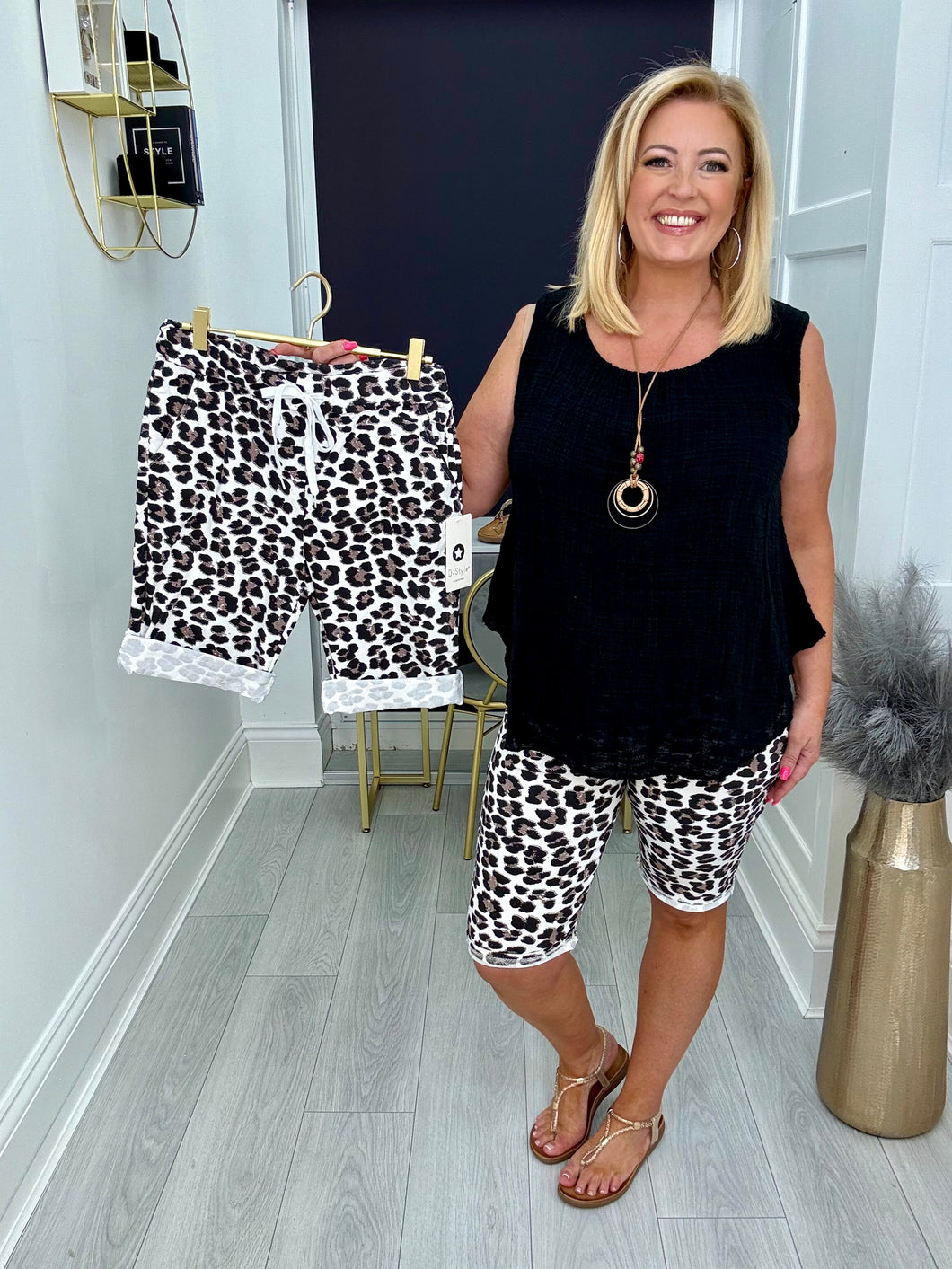 Joanne magic shorts