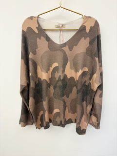 Load image into Gallery viewer, Camo top
