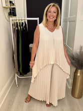 Load image into Gallery viewer, Lucy co-ord - 6 colours
